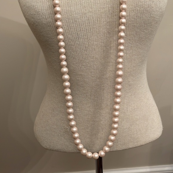 Vintage Pale Pink TRIFARI Single Strand of Pearls 45” - Picture 10 of 16